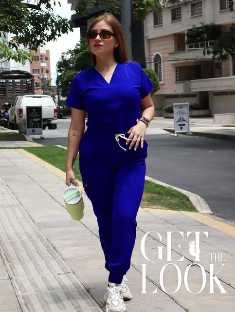 Cliente Smith Store, uniforme Jogger azul rey