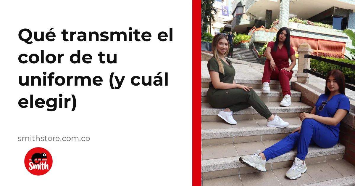 Tres mujeres con uniformes antifluido Smith en vinotinto, verde oliva y azul rey