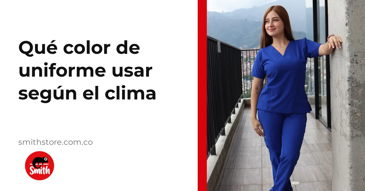 Mujer con uniforme antifluido Smith en azul rey en un balcón luminoso